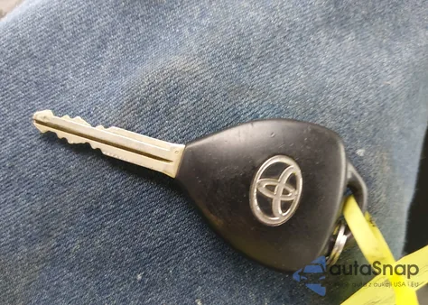 2010 Toyota Corolla S z USA, uszkodzony, nr VIN 2T1BU4EE7AC226794